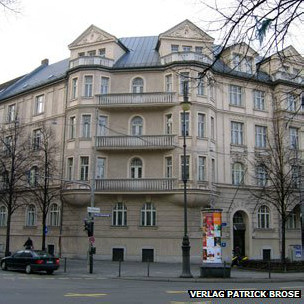 мюнхенская резиденция фюрера находилась на третьем этаже дома по адресу Принцрегентенплац,16