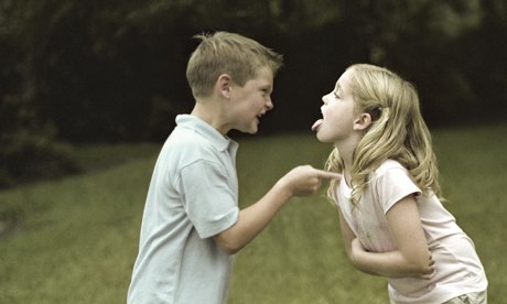 мальчикам и девочкам приходится прилагать массу усилий для сохранения дружбы