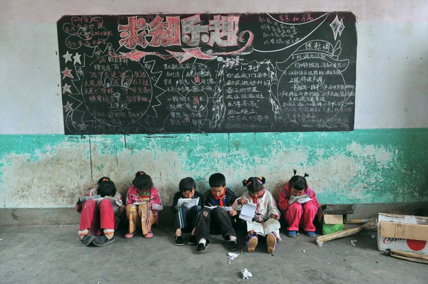 китайские школьники - самые прилежные и старательные