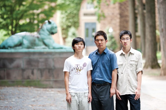 Чжоу Ливэй из Академии лидерства в Шанхае посещает Принстон со студентами Гарварда Гу и Юлиусом Гао