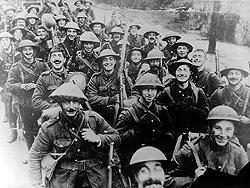 английские солдаты перенесли тесноту окопов первой мировой войны благодаря тесноте общения в английских клубах