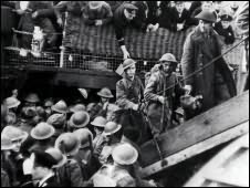 более 300 тысяч солдат британского экспедиционного корпуса оказались в немецком окружении
