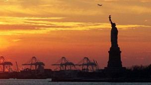 в факеле Статуи Свободы будут включены веб-камеры, круглосуточно показывающие панораму Нью-Йоркской бухты