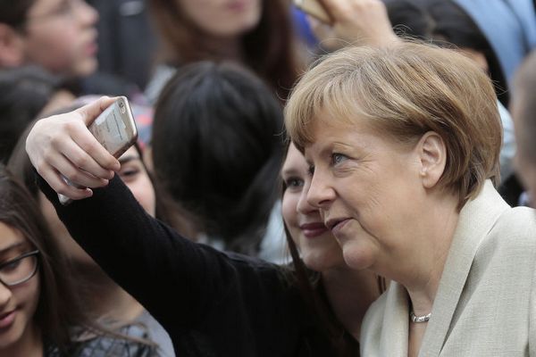 канцлер Германии Ангела Меркель хочет выиграть следующие выборы, она — локомотив для победы на выборах