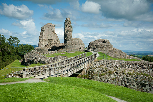 замок Монтгомери, когда его начали строить в 1223 году, расположился на возвышении