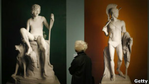 изображения мужской наготы на выставке вызвали бурные дебаты в Вене