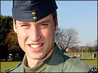 принц Уильям стал пилотом военной авиации