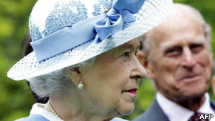 последние 10 лет Елизавета II посещает Северную Ирландию почти каждый год