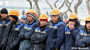 до 80% трудовых мигрантов в России работают в нелегальном поле, считают эксперты
