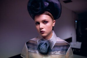 русские стилистки, модели и журналистки покоряют вершины индустрии моды благодаря миллиардам своих мужей и отцов-олигархов