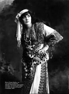 Миссис Патрик Кембелл так и не сыграла на премьере Цезаря и Клеопатры царственную египтянку, зато благодаря ей брак четы Шоу чуть было не полетел в тартарары. 1896 г.