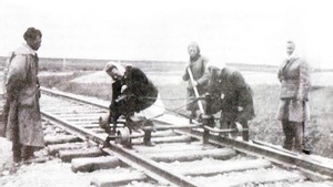 строительство железной дороги вдоль Северного полярного круга - один из самых грандиозных проектов ГУЛАГа