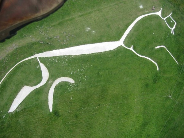 Уффингтонская лошадь. Меловая фигура. Около X века до н. э.