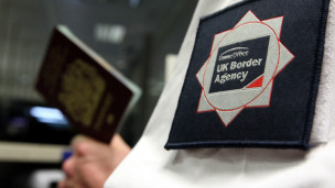 британская пограничная служба потеряла из поля зрения более 275 тысяч нелегальных иммигрантов