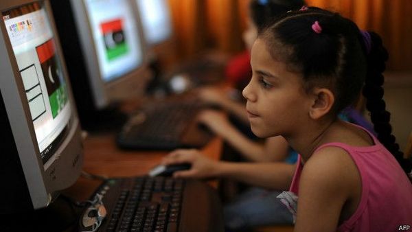 некоторые страны поспешили ввести компьютеры в образовательную систему с начальных классов